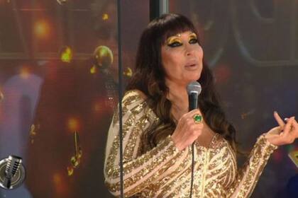 Moria Casán cruzó a Laurita Fernández por su rol de conducción en el programa y la chicaneó frente a todos