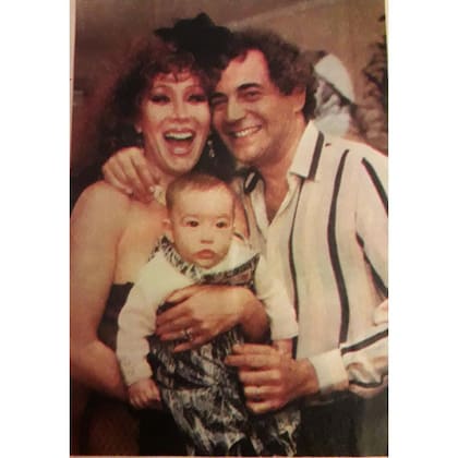 Moria Casán y Mario Castiglione junto a su hija Sofía Gala