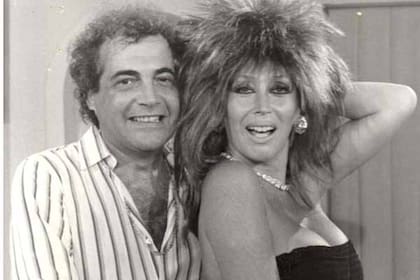 Moria Casán y Mario Castiglione se enamoraron en la revista del Invierno del Metropolitan