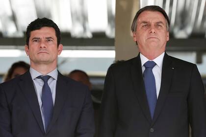 Moro y Bolsonaro, ayer, durante una ceremonia militar en Brasilia