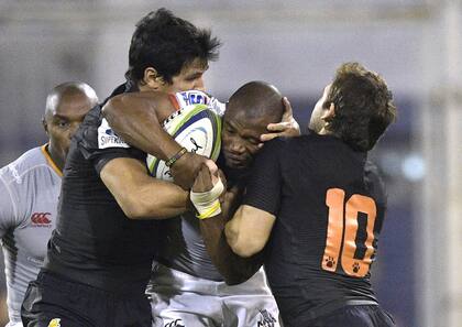 Moroni y Sánchez detienen a Makazole Mapimpi en el último Jaguares vs Kings