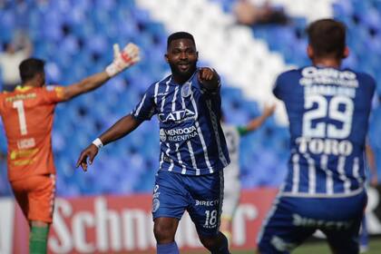 Morro García, autor de dos tantos para Godoy Cruz