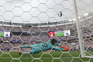 Inglaterra gana con gol de Bellingham, retoma el liderazgo en el grupo L del Mundial y relega a Croacia
