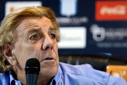 Mostaza Merlo no confirmó el equipo