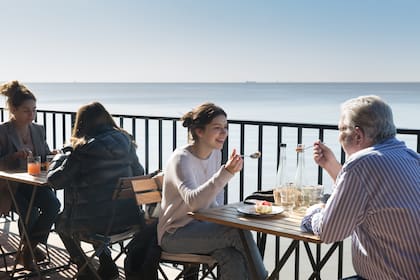 Mostrador Santa Teresita es uno de los más elegidos para almorzar con vistas al río