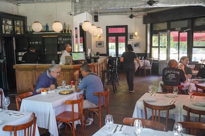 Motín del Bajo está en Juan Bautista de LaSalle 489