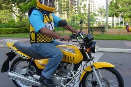 Moto-taxi, la iniciativa que impulsa una cadetería en Venado Tuerto