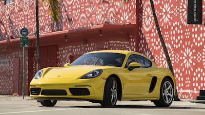 El Porsche 718 Cayman S figura a US$203.800 para este mes