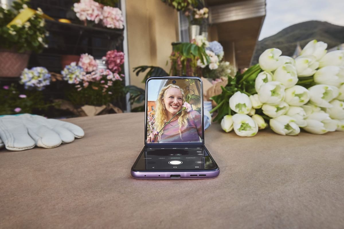 Motorola presentó nuevos smartphones plegables, los Razr 70 y 70 Ultra, con funciones que apuestan por la fotografía