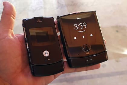 Motorola quiso darle un aire de familia al nuevo Razr, tomando algunos elementos estéticos del Razr de 2004