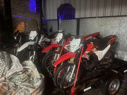 Motos de alta cilindrada secuestradas al contratista denunciado por estafar a un jubilado de Vicente López