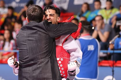 Mourad Laachraoui festeja su título europeo y su pasaporte a Río 2016
