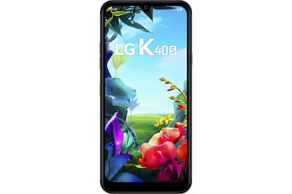 Móvil con gran angular. El LG K40s ofrece dos cámaras traseras: una de 13 MP que captura escenas rápidas de forma nítida, y un súper gran angular de 5 MP, para que nada quede fuera de la foto. Además, su cámara frontal de 13MP permite tomar selfies de gran resolución. ($20.099)