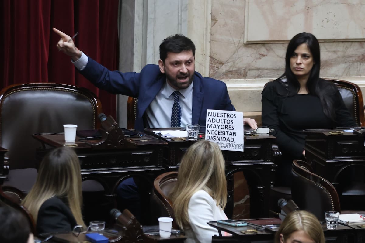 Movilidad Jubilatoria; Sesión especial en Diputados; protesta de jubilados; protesta en el Congreso; jubilados en el Congreso; Marcha por el veto Presidencial; Política