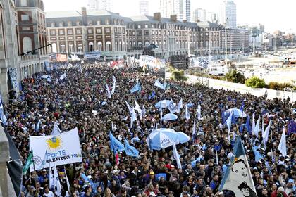 El público en Mar del Plata por el acto de cierre de campaña del Frente de Todos