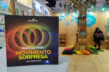 "Movimiento sorpresa", el primer libro infantil dedicado a Julio Le Parc