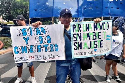 Movimientos piqueteros se congregan frente al Ministerio de Desarrollo