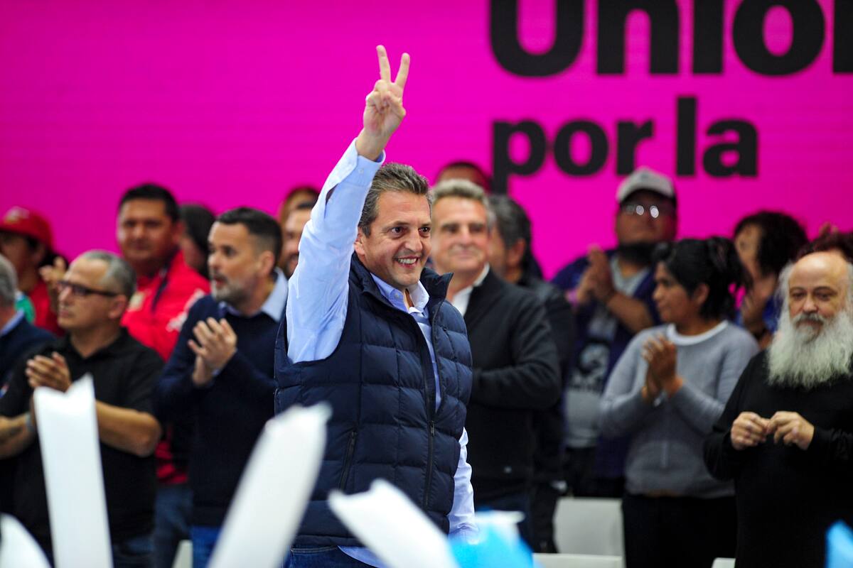 Movimientos populares nucleados en Unión por la Patria (UxP) realizan un acto en el microestadio Malvinas Argentinas -del club Argentinos Juniors-, para apoyar la candidatura presidencial del ministro de Economía, Sergio Massa