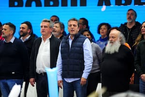 Movimientos populares nucleados en Unión por la Patria (UxP) realizaron un acto en septiembre para apoyar la candidatura presidencial del ministro de Economía, Sergio Massa; de cara al balotaje, adoptaron un bajo perfil