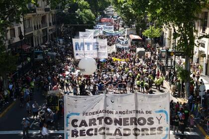 Movimientos sociales ligados al oficialismo marcharán hoy a la sede de empresas de alimentos