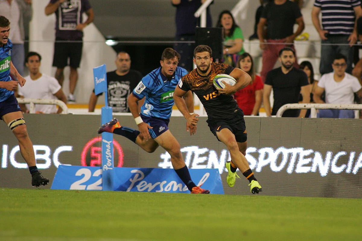 Moyano se va rumbo al try en un partido de Jaguares; sigue el éxodo