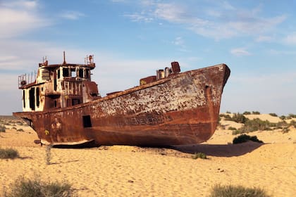 Moynaq y los barcos que quedaron en el mar que se convirtió en desierto