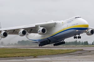 "Mriya", el avión más grande del mundo, fue destruido en una base aérea por los ataques rusos en Ucrania (Foto: Twitter)