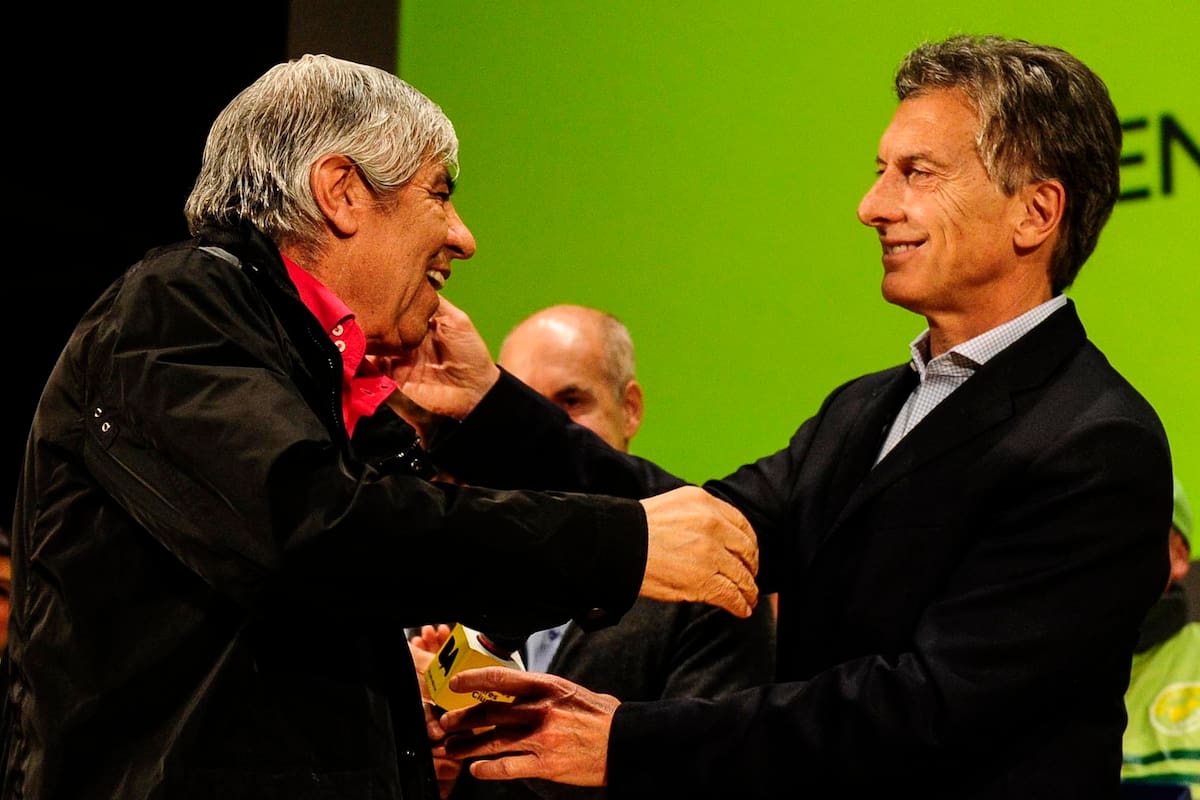 Muarico Macri se reunió con Hugo Moyano para tender puentes con el peronismo, juntos en un acto en el barrio de la Boca el 28/09/2015