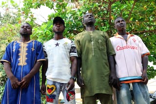 Mineros nigerianos murieron sofocados al ser confinados en celda, dice investigación