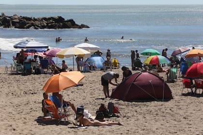 Mucha gente aprovecha el fin de semana largo para hacer una escapada