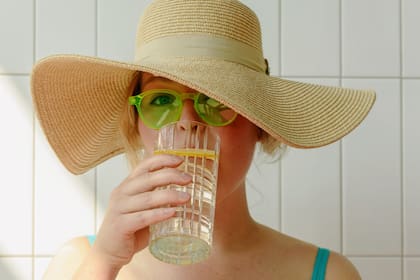 Mucha gente consume agua con limón en ayunas (Foto ilustrativa PEXELS)