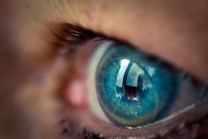 Mucha gente cree que recibir una mirada con malas intenciones puede producir un malestar físico que debe ser curado con un ritual realizado por gente especialista en estos temas
