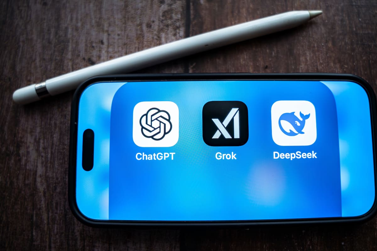 Mucha gente usa los chatbots de IA para confirmar datos o noticias, pero estas herramientas terminan, en innumerables ocasiones, siendo fuente de desinformación