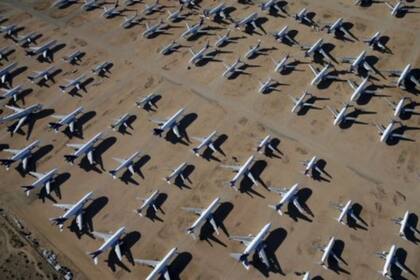Muchas aerolíneas se vieron obligadas a mandar aviones a sitios remotos y desérticos