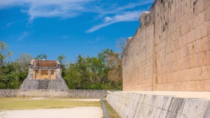 Muchas de las ciudades construidas por los mayas tenían plazas y áreas reservadas para jugar juegos de pelota.
