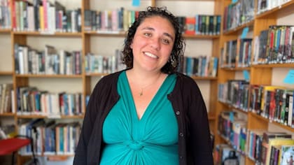 "Muchas escuelas hoy creen que el aburrimiento es desgastante, que si tienes ocio, algo vas a hacer mal. He llegado a ver escuelas que, en lugar de que el recreo sea libre, organizan actividades dirigidas", critica Montse, que vino de México siguiendo su sueño de poder trabajar en Summerhill
