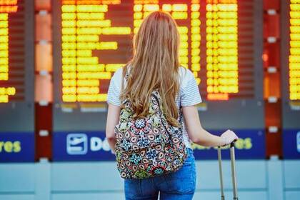 Muchas jóvenes viajan a Estados Unidos a trabajar como au pair (imagen ilustrativa)