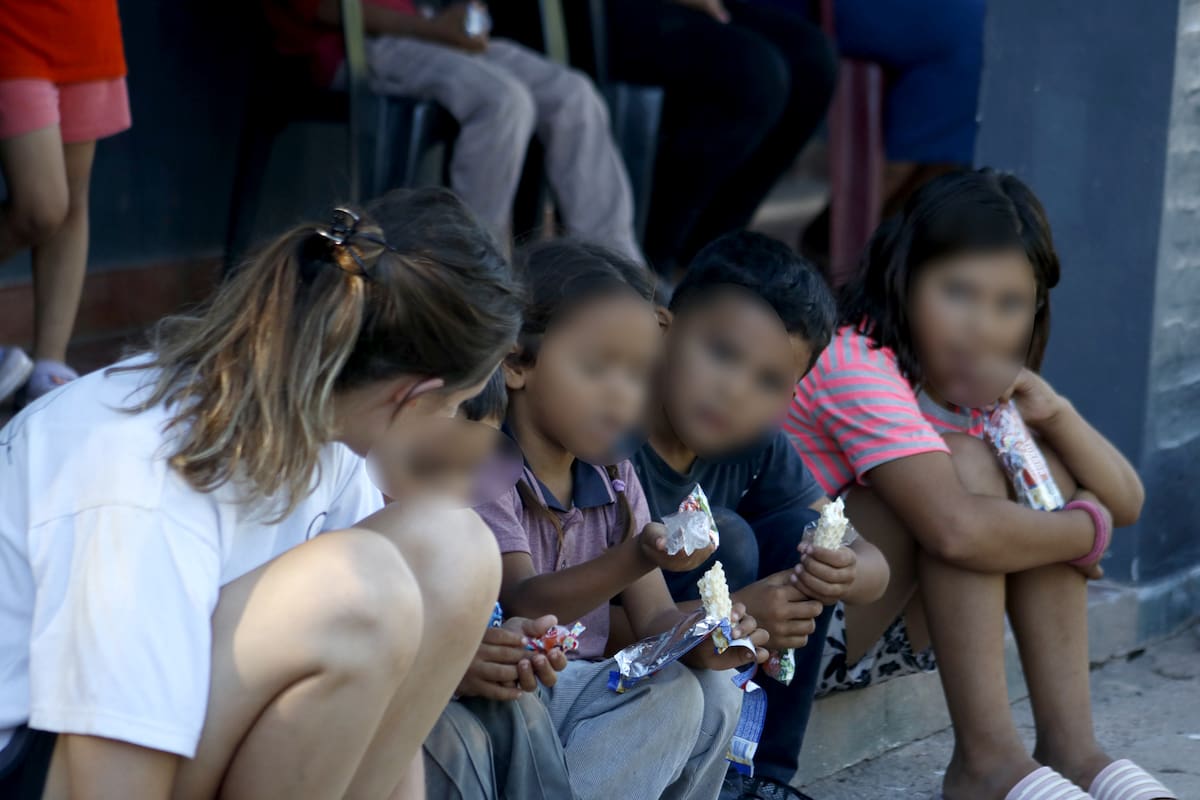 Muchas organizaciones no gubernamentales realizan tareas de asistencia social donde el Estado suele no llegar