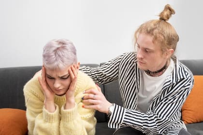 Muchas personas llegan a dudar de sus capacidades y atribuyen sus éxitos a factores externos como la suerte, en lugar de a sus propias habilidades