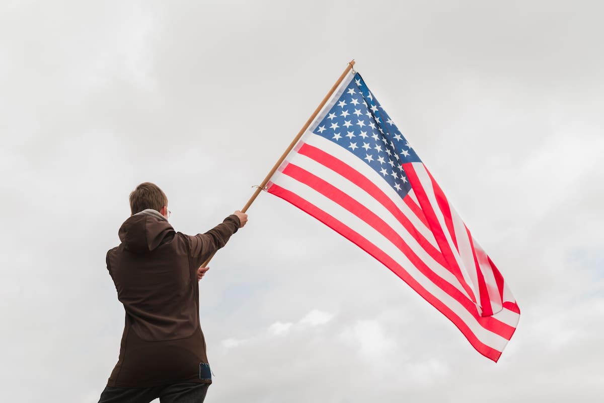 Muchas personas optan por asesorarse legalmente para evitar errores frecuentes o demoras en el trámite de ciudadanía