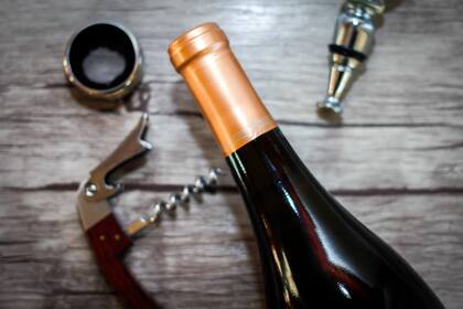 Muchas veces conviene llevar un buen vino al restaurante, pero hay que tener en cuenta algunos detalles antes
