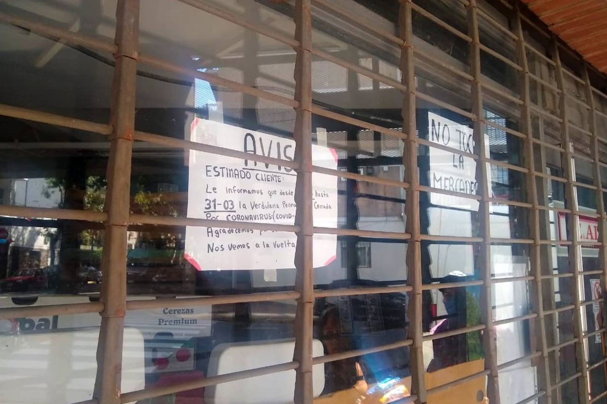 Muchas verdulerías decidieron bajar las persianas por la cuarentena.