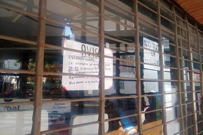 Muchas verdulerías decidieron bajar las persianas por la cuarentena.