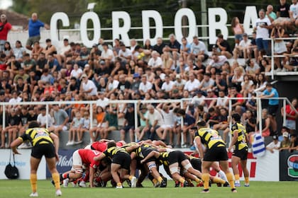 Mucho público y un partido de 76 puntos: Dogos XV vs. Peñarol fue un lindo espectáculo del Super Rugby Americas.