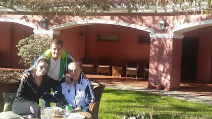 Mucho tiempo y mucha gente pasó por La Rosadita. Los turistas van a Anillaco para verla.