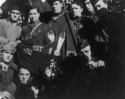 Muchos anarquistas españoles que habían defendido a la República durante la guerra civil huyeron después del triunfo de las tropas de Franco