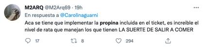 Muchos apoyaron a la mesera en su reclamo