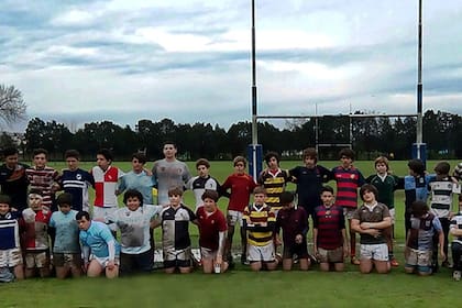 Muchos chicos, muchas camisetas diferentes, mucho juego: el 11er Encuentro Nacional de Rugby Infantil, una fiesta del deporte.