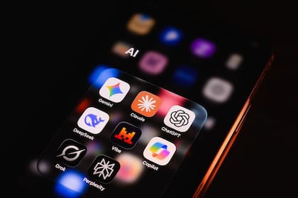Muchos creen que las recientes advertencias sobre los peligros de la IA responden a intereses comerciales y empresariales.