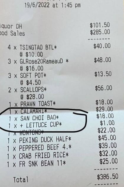 Muchos criticaron la actitud avariciosa de los comensales, que pagaron por el menú 386 dólares australianos y se quejaron por un recargo de apenas un dólar australiano